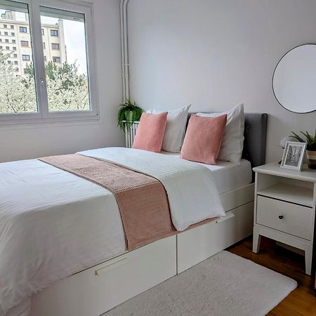 Entire 60M2 Apartment - Close To Paris - Parking - Kitchen - 2Min Rerb - Olympic'24 Bourg-la-Reine Bagian luar foto