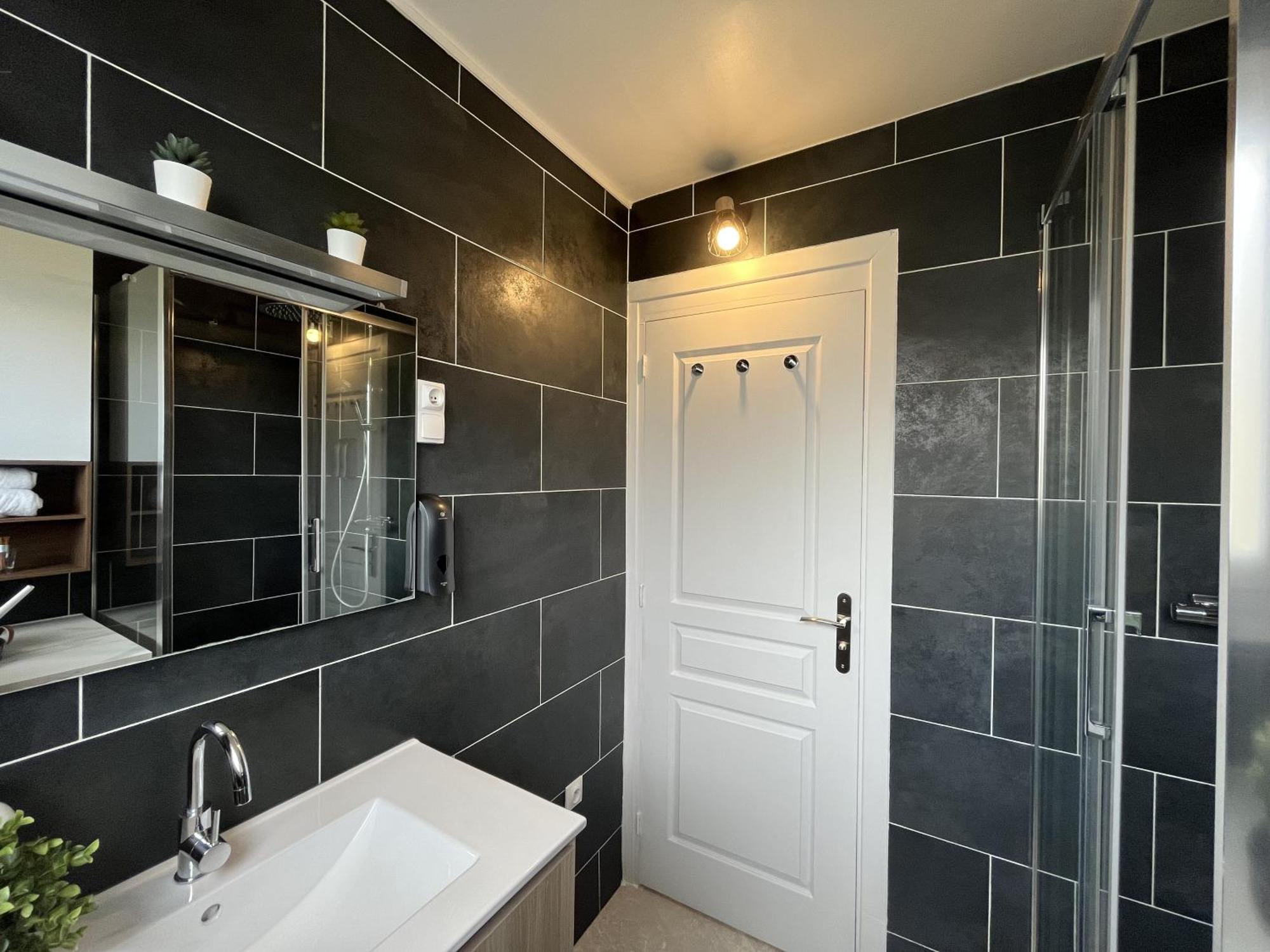 Entire 60M2 Apartment - Close To Paris - Parking - Kitchen - 2Min Rerb - Olympic'24 Bourg-la-Reine Bagian luar foto