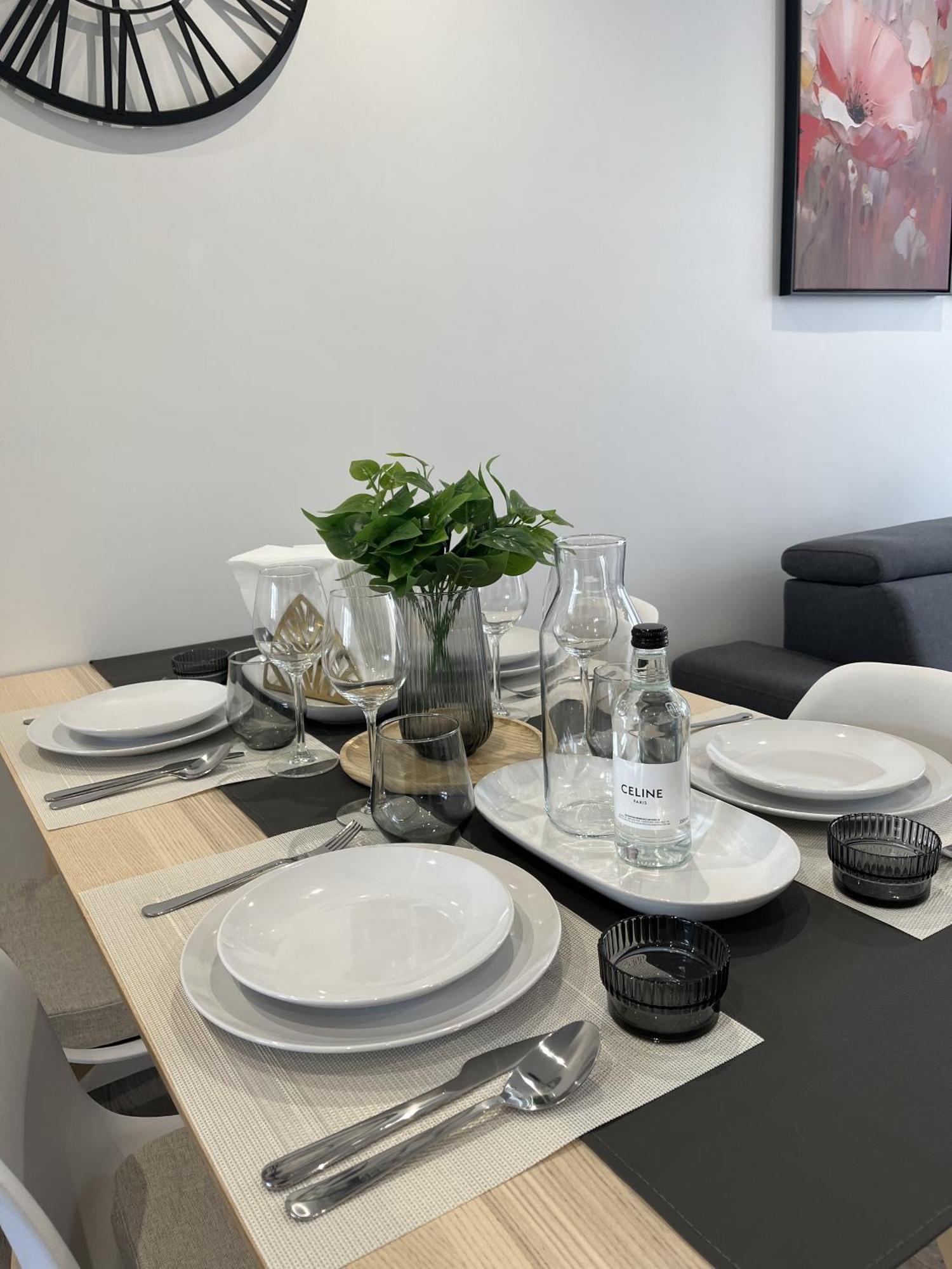 Entire 60M2 Apartment - Close To Paris - Parking - Kitchen - 2Min Rerb - Olympic'24 Bourg-la-Reine Bagian luar foto