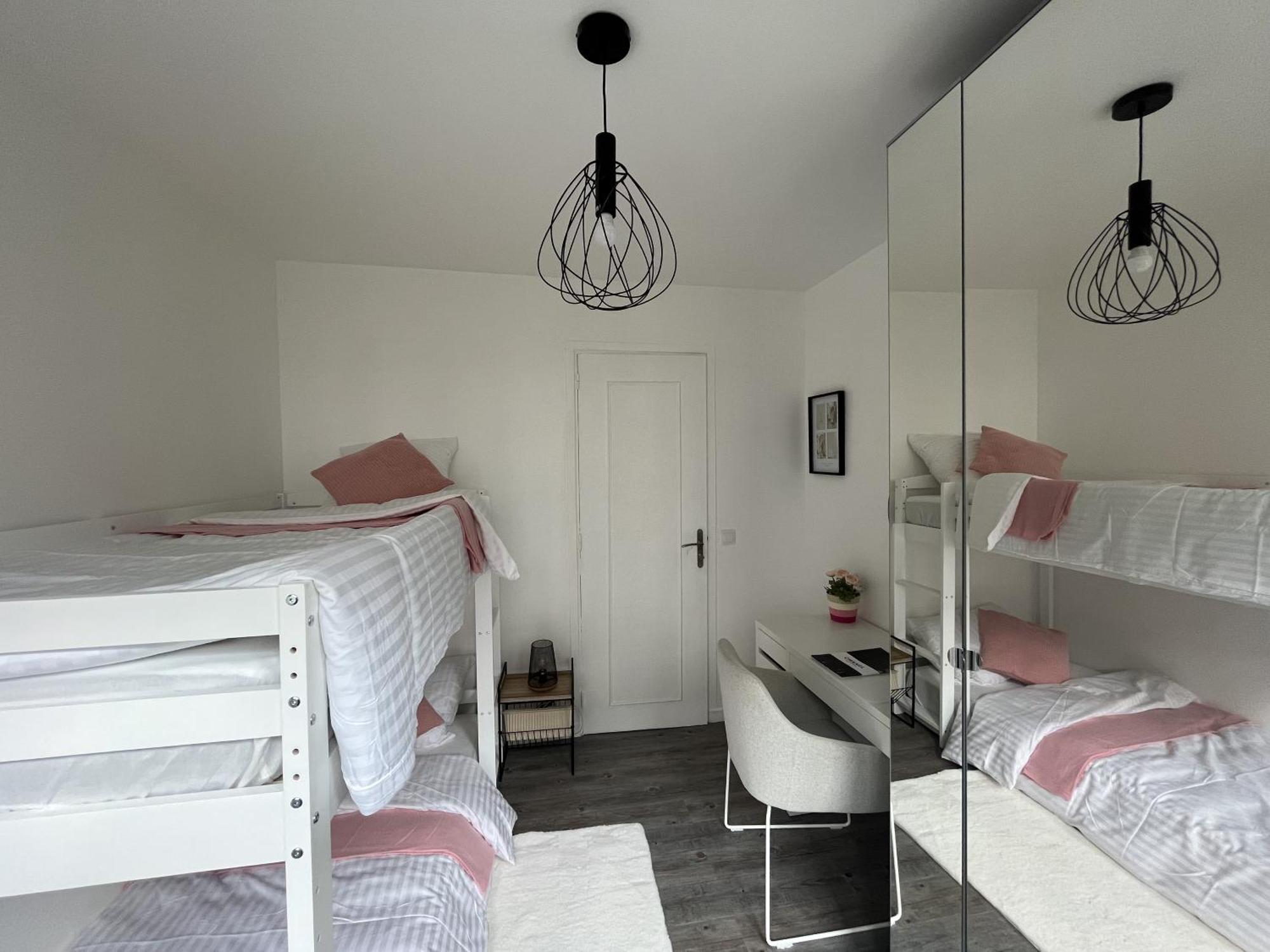 Entire 60M2 Apartment - Close To Paris - Parking - Kitchen - 2Min Rerb - Olympic'24 Bourg-la-Reine Bagian luar foto